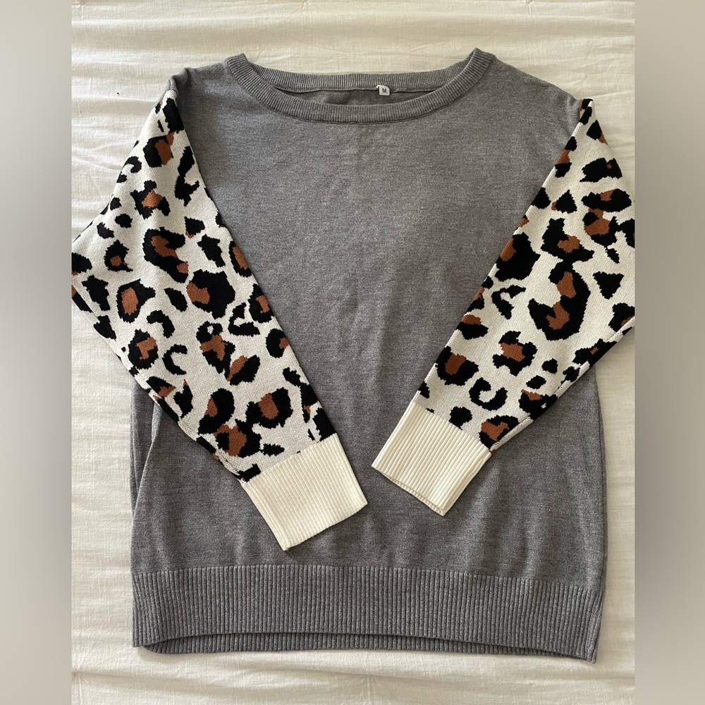Women's Medium Grey with Leopard print sleeves Sweater